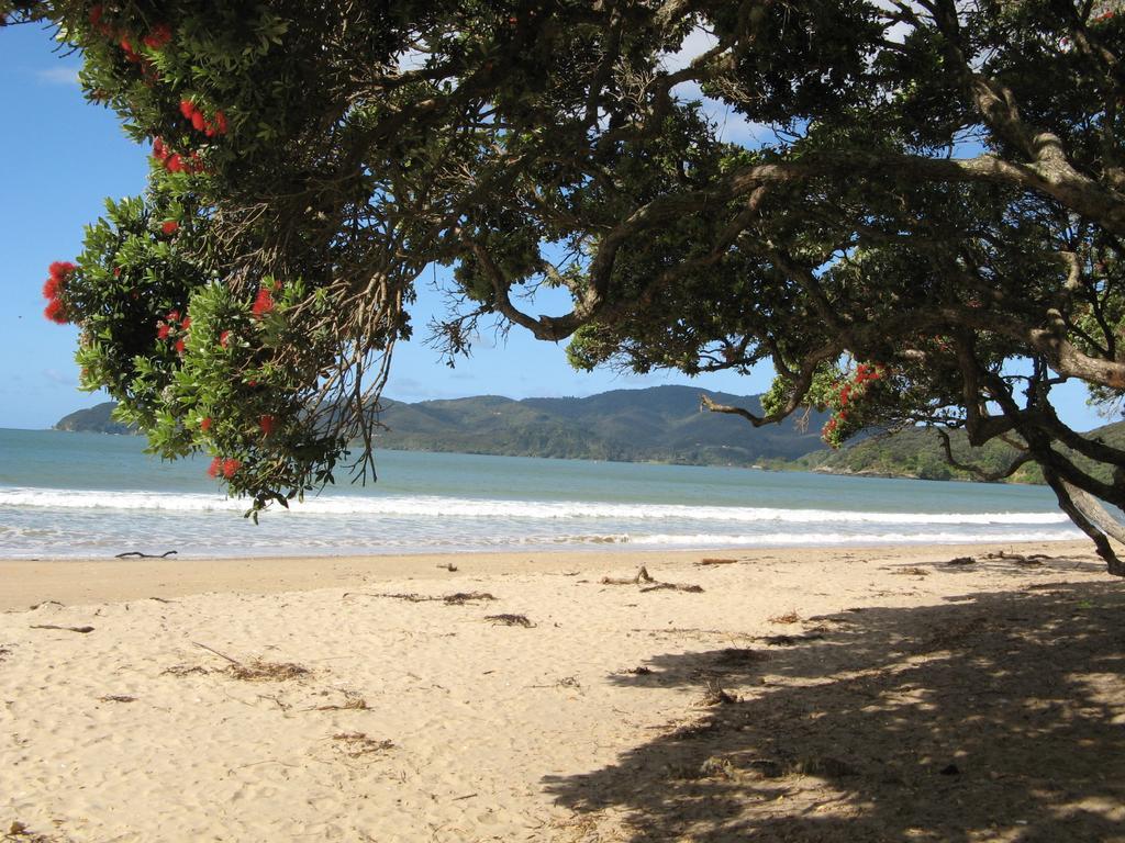 By The Bay Beachfront Apartments Mangonui Exterior foto